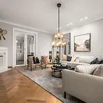 Elegant Historic - Stunning Views 卑爾根